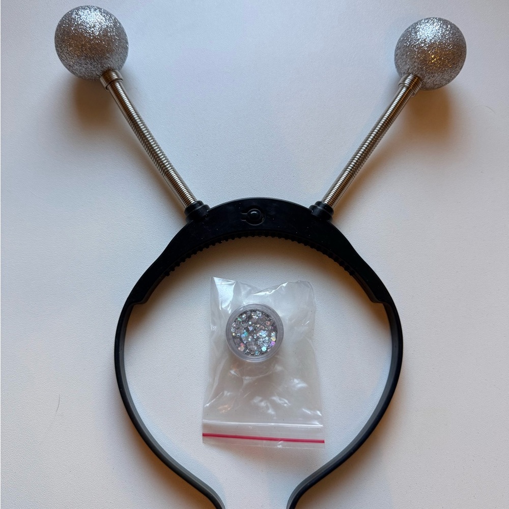Sparkly Silver Martian Costume Headband & Glitter